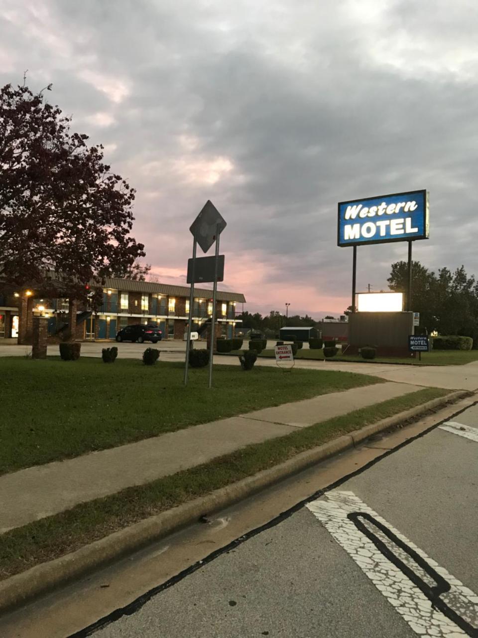 Western Motel Brinson Crossing エクステリア 写真